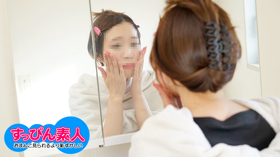 No-makeup amateur - A masochistic girl who is embarrassed to show both her breasts and her bare face -